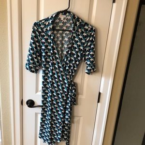 A Pea in the Pod drape wrap maternity dress tunic
